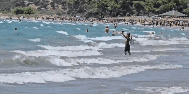 Era ‘trazon’ detin, autoritetet ngrenë flamurin e kuq në plazhet e Vlorës!