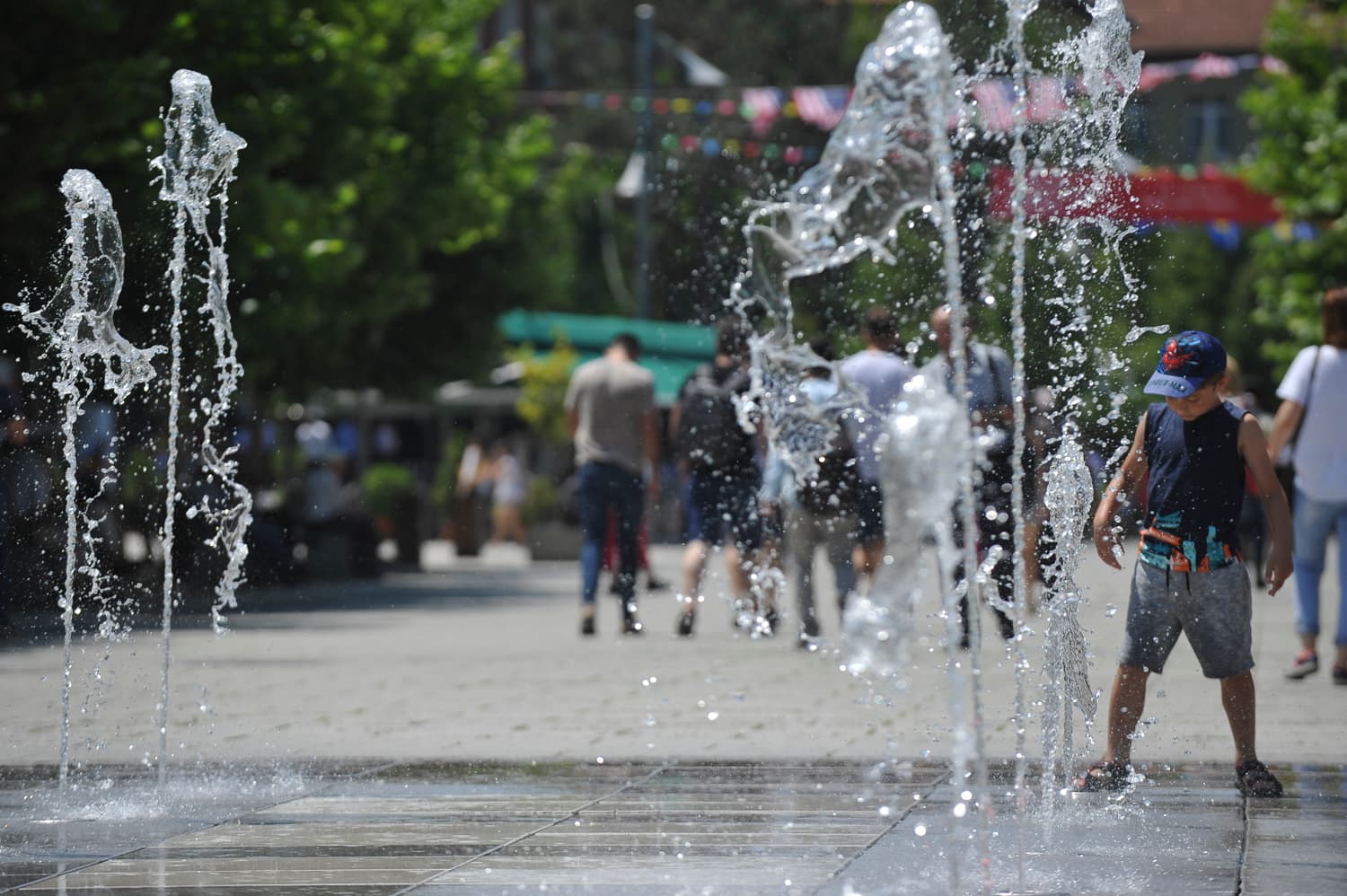 Moti për sot: Shqipëria nën ndikimin e të nxehtit